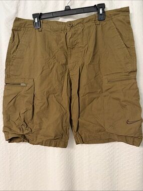 Nike Men’s Olive Brown Cargo Shorts